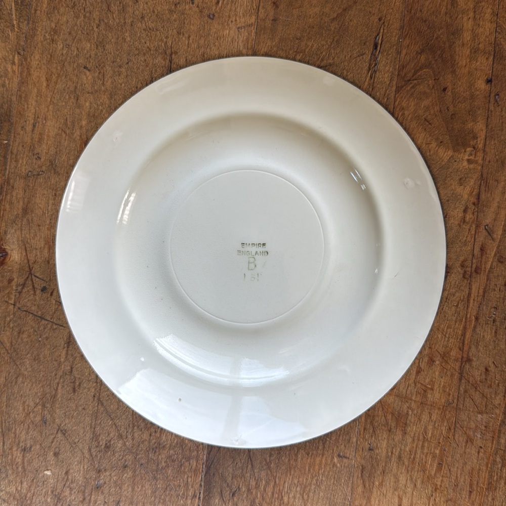 SET OF 8 Empire England rosebud salad plates - Picture 2 of 4
